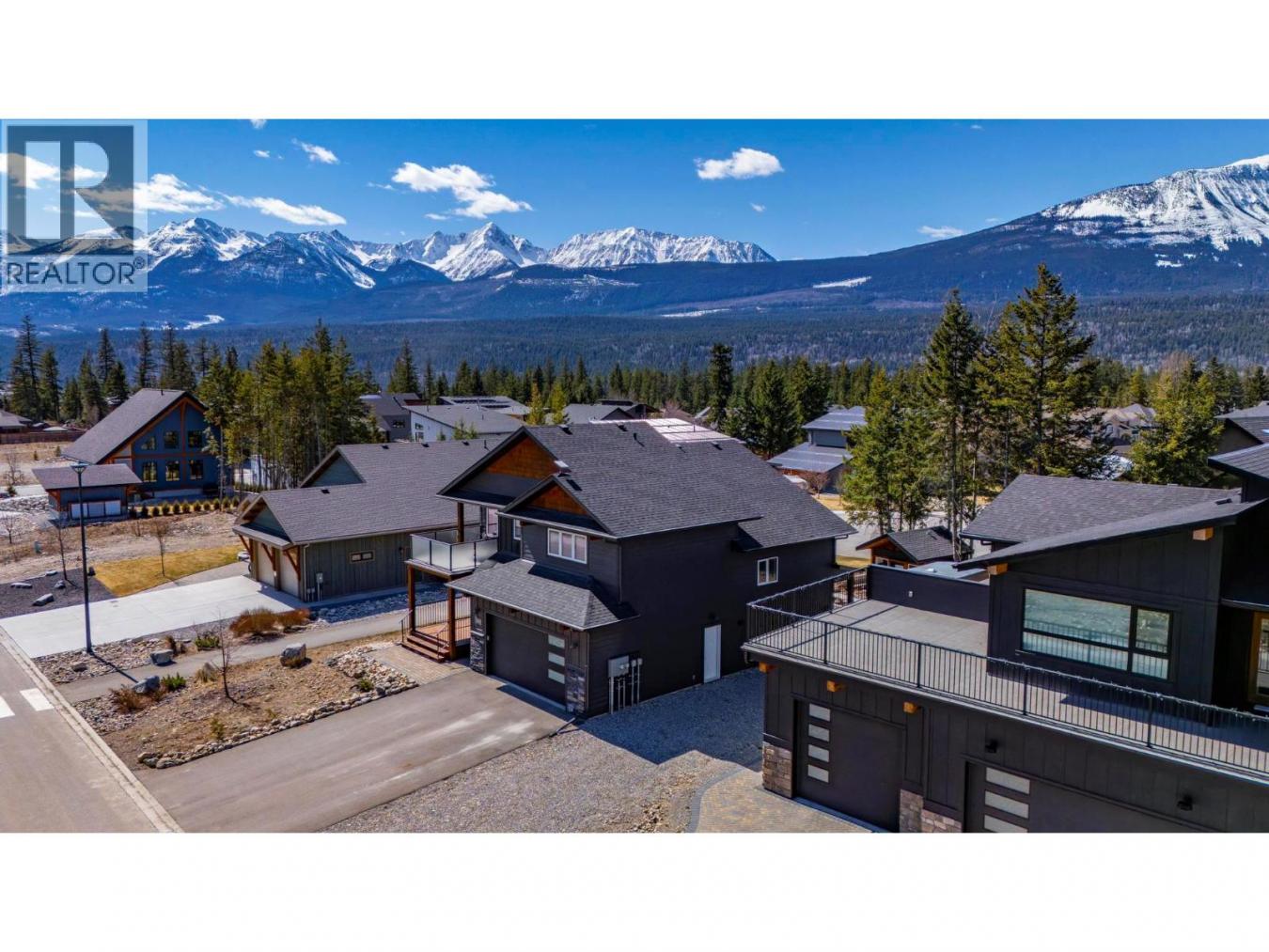 1542 Cedar Street, Golden, BC, V0A1H6, Canada, 3 Bedrooms Bedrooms, ,4 BathroomsBathrooms,Residential,For Sale,1542 Cedar Street,10383136