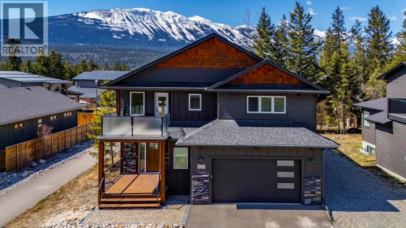 1542 Cedar Street, Golden, BC, V0A1H6, Canada, 3 Bedrooms Bedrooms, ,4 BathroomsBathrooms,Residential,For Sale,1542 Cedar Street,10383136