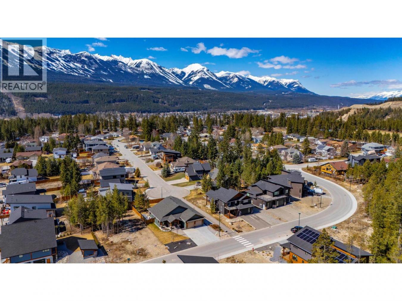 1542 Cedar Street, Golden, BC, V0A1H6, Canada, 3 Bedrooms Bedrooms, ,4 BathroomsBathrooms,Residential,For Sale,1542 Cedar Street,10383136