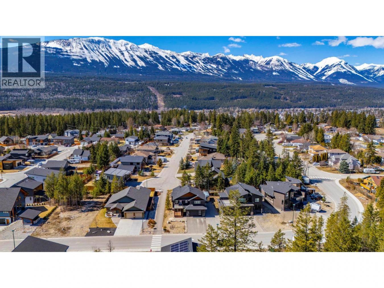 1542 Cedar Street, Golden, BC, V0A1H6, Canada, 3 Bedrooms Bedrooms, ,4 BathroomsBathrooms,Residential,For Sale,1542 Cedar Street,10383136