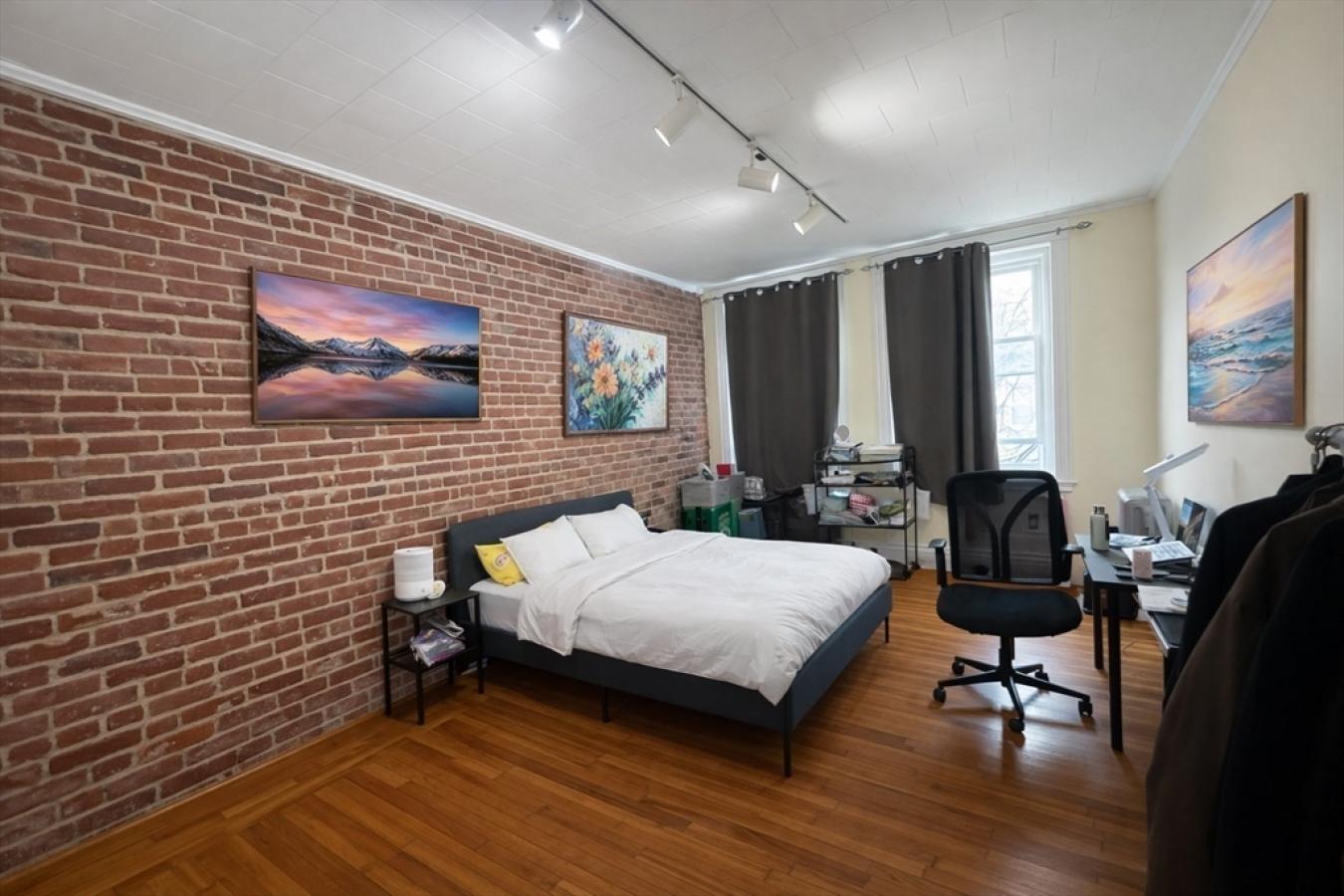 8 Euston Street, Brookline, Norfolk, 02446, United States, ,Residential,For Sale,8 Euston Street,228288