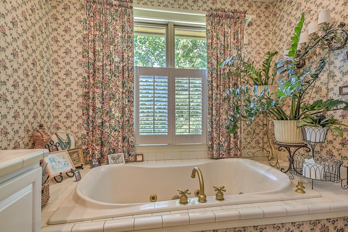 850 Belleaire Lane, Bristol, VA, 24201, United States, 4 Bedrooms Bedrooms, ,2 BathroomsBathrooms,Residential,For Sale,850 Belleaire Lane,9997145