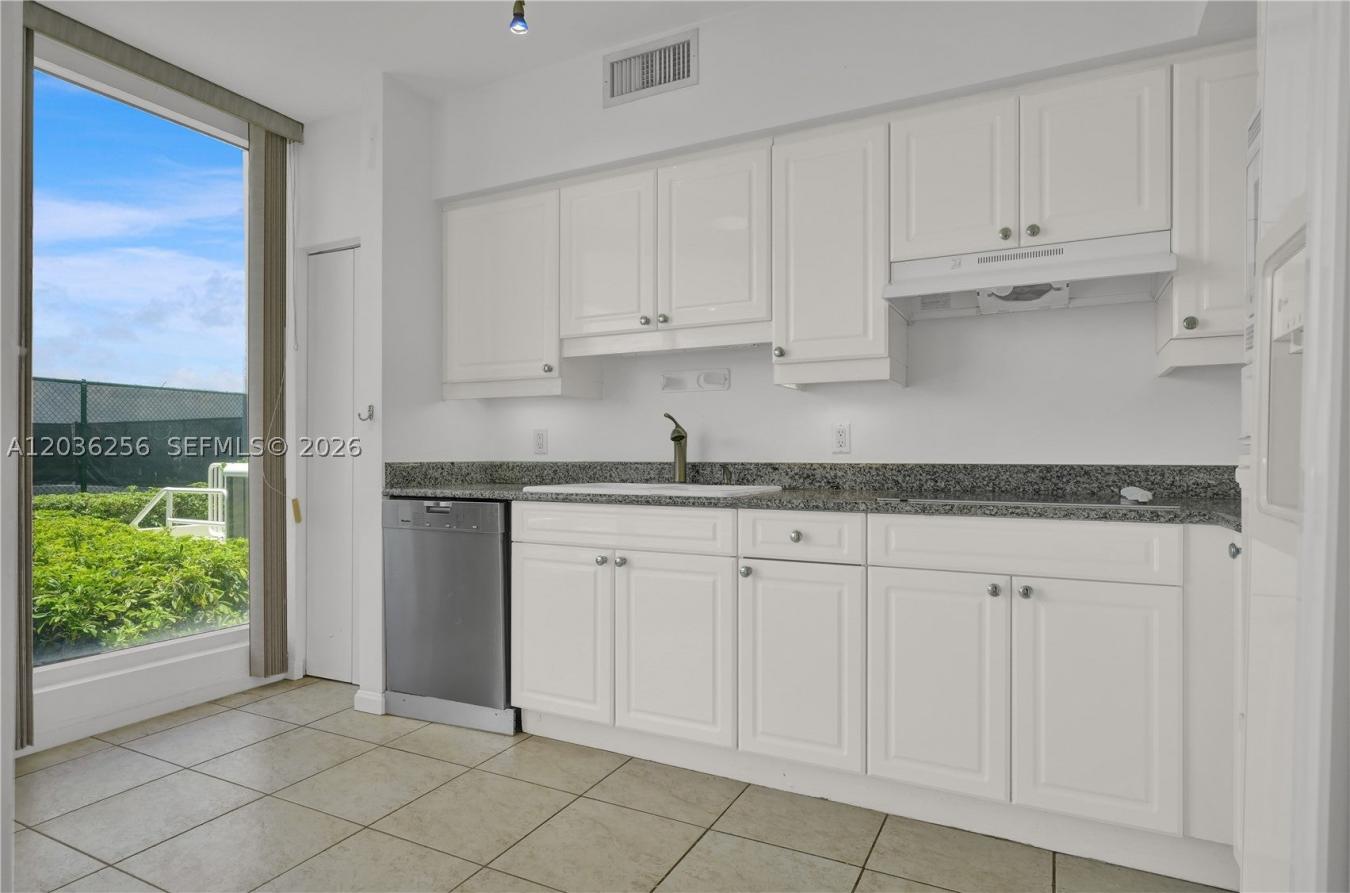 4779 Collins Ave, Miami Beach, FL, 33140, United States, 1 Bedroom Bedrooms, ,2 BathroomsBathrooms,Residential,For Sale,4779 Collins Ave,228303