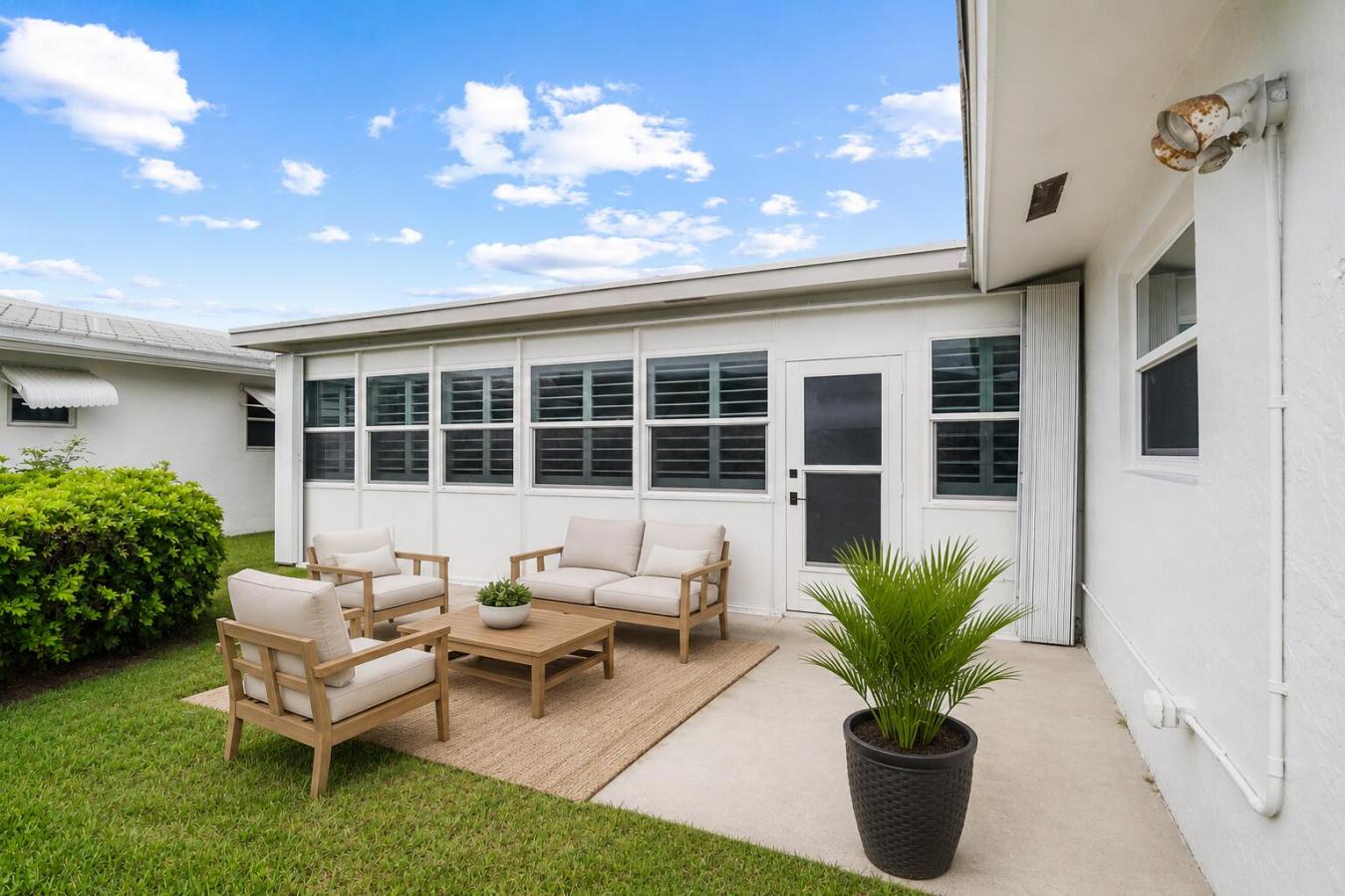 1304 SW 23rd Street, Boynton Beach, FL, 33426, United States, 2 Bedrooms Bedrooms, ,2 BathroomsBathrooms,Residential,For Sale,1304 SW 23rd Street,B26037007