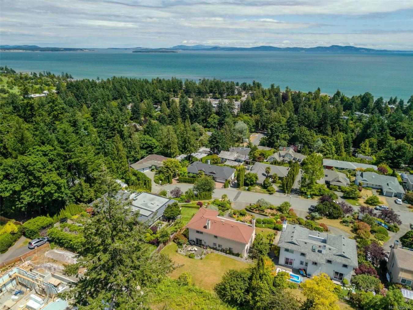 5200 Polson Terrace, Saanich, Saanich, V8Y 2C6, Canada, 5 Bedrooms Bedrooms, ,4 BathroomsBathrooms,Residential,For Sale,5200 Polson Terrace,1036849