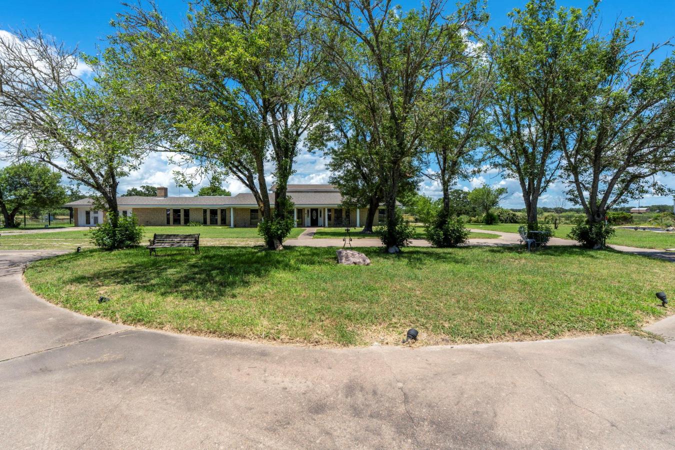3345 E Austin Street, Giddings, Lee, 78942, United States, 7 Bedrooms Bedrooms, ,5 BathroomsBathrooms,Residential,For Sale,3345 E Austin Street,5657010