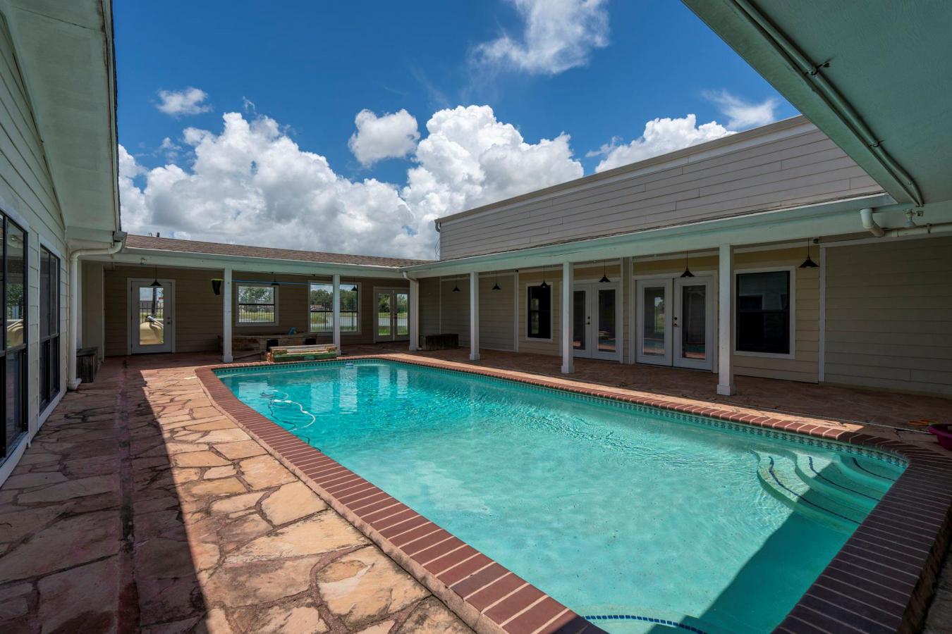 3345 E Austin Street, Giddings, Lee, 78942, United States, 7 Bedrooms Bedrooms, ,5 BathroomsBathrooms,Residential,For Sale,3345 E Austin Street,5657010