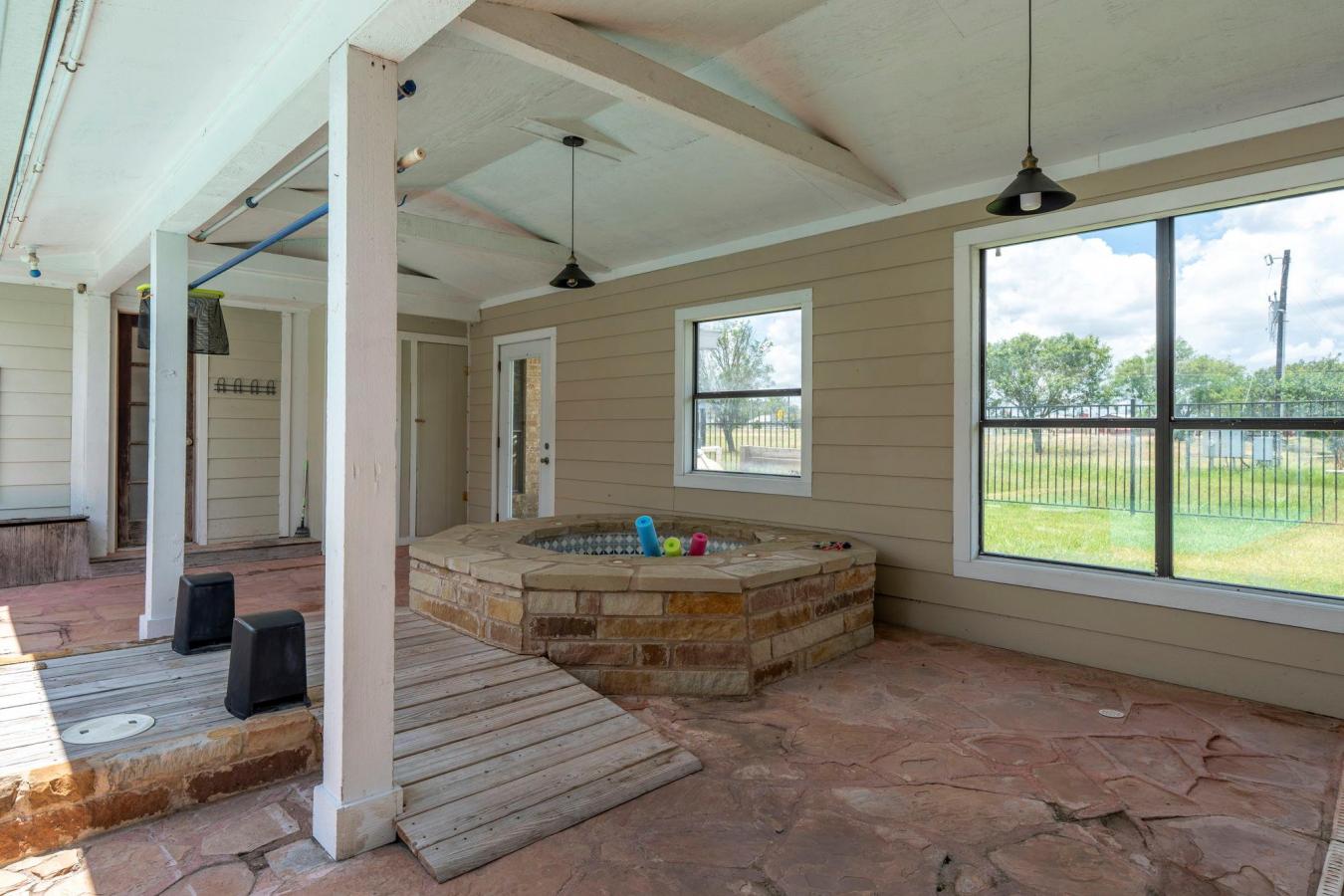 3345 E Austin Street, Giddings, Lee, 78942, United States, 7 Bedrooms Bedrooms, ,5 BathroomsBathrooms,Residential,For Sale,3345 E Austin Street,5657010