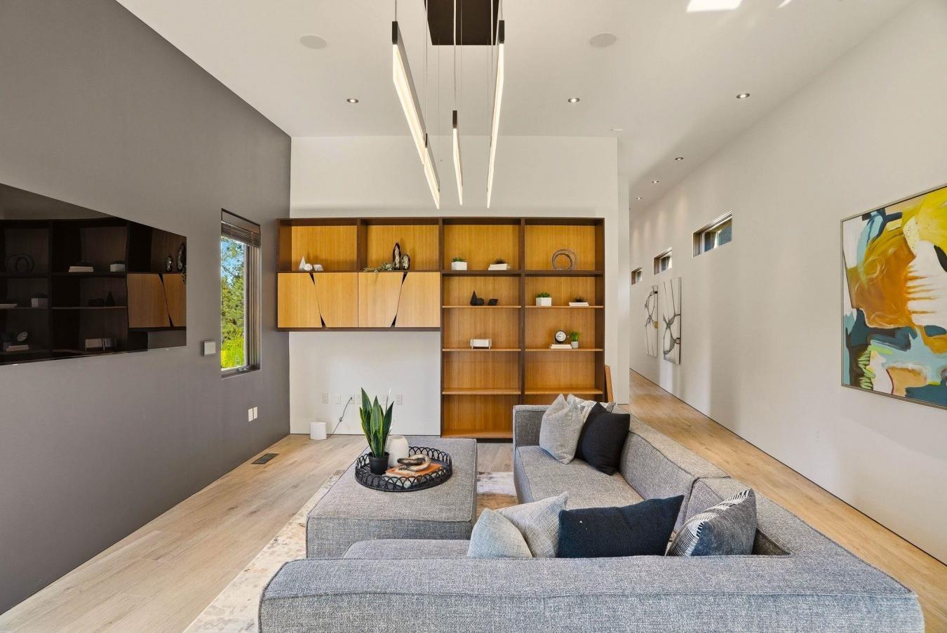 The Canyon House is a private world unto itself. Forty-six acres of Pa – image 19
