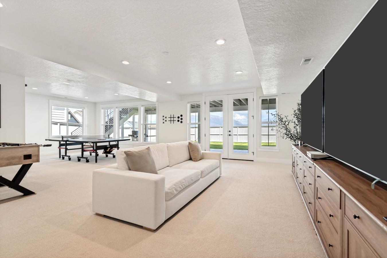 1014 S Ensign Drive, Saratoga Springs, UT, 84045, United States, 5 Bedrooms Bedrooms, ,4 BathroomsBathrooms,Residential,For Sale,1014 S Ensign Drive,2162250