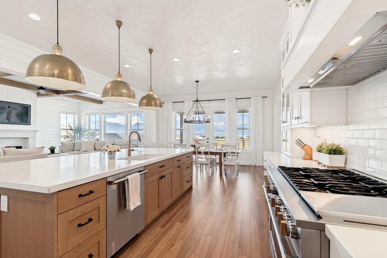 1014 S Ensign Drive, Saratoga Springs, UT, 84045, United States, 5 Bedrooms Bedrooms, ,4 BathroomsBathrooms,Residential,For Sale,1014 S Ensign Drive,2162250