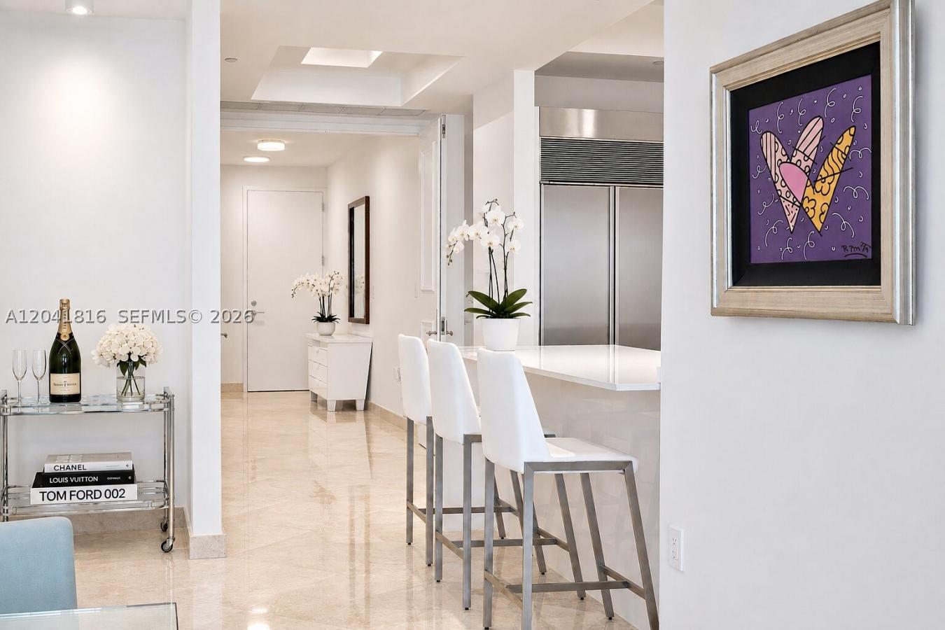 Rarely available: a fabulous modern fresh oceanfront 2-bed, 2.5-bath a – image 4