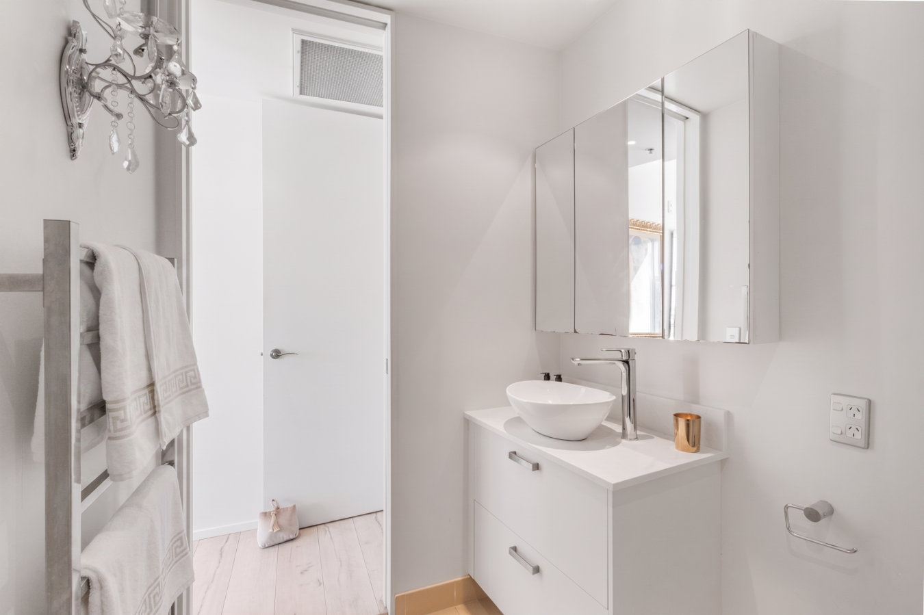 305/88 The Strand, Auckland, 1010, New Zealand, 2 Bedrooms Bedrooms, ,2 BathroomsBathrooms,Residential,For Sale,305/88 The Strand,228476