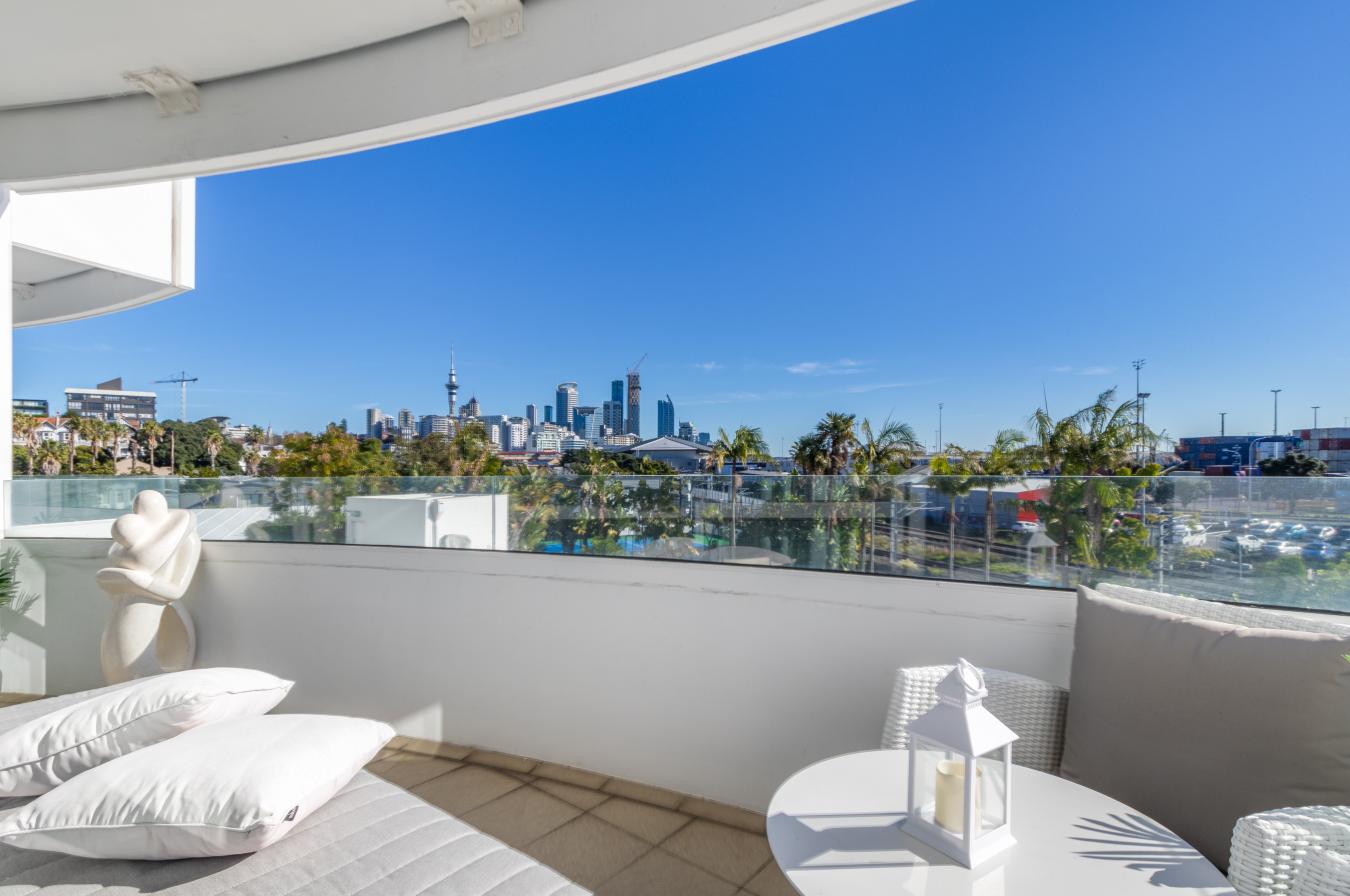 305/88 The Strand, Auckland, 1010, New Zealand, 2 Bedrooms Bedrooms, ,2 BathroomsBathrooms,Residential,For Sale,305/88 The Strand,228476