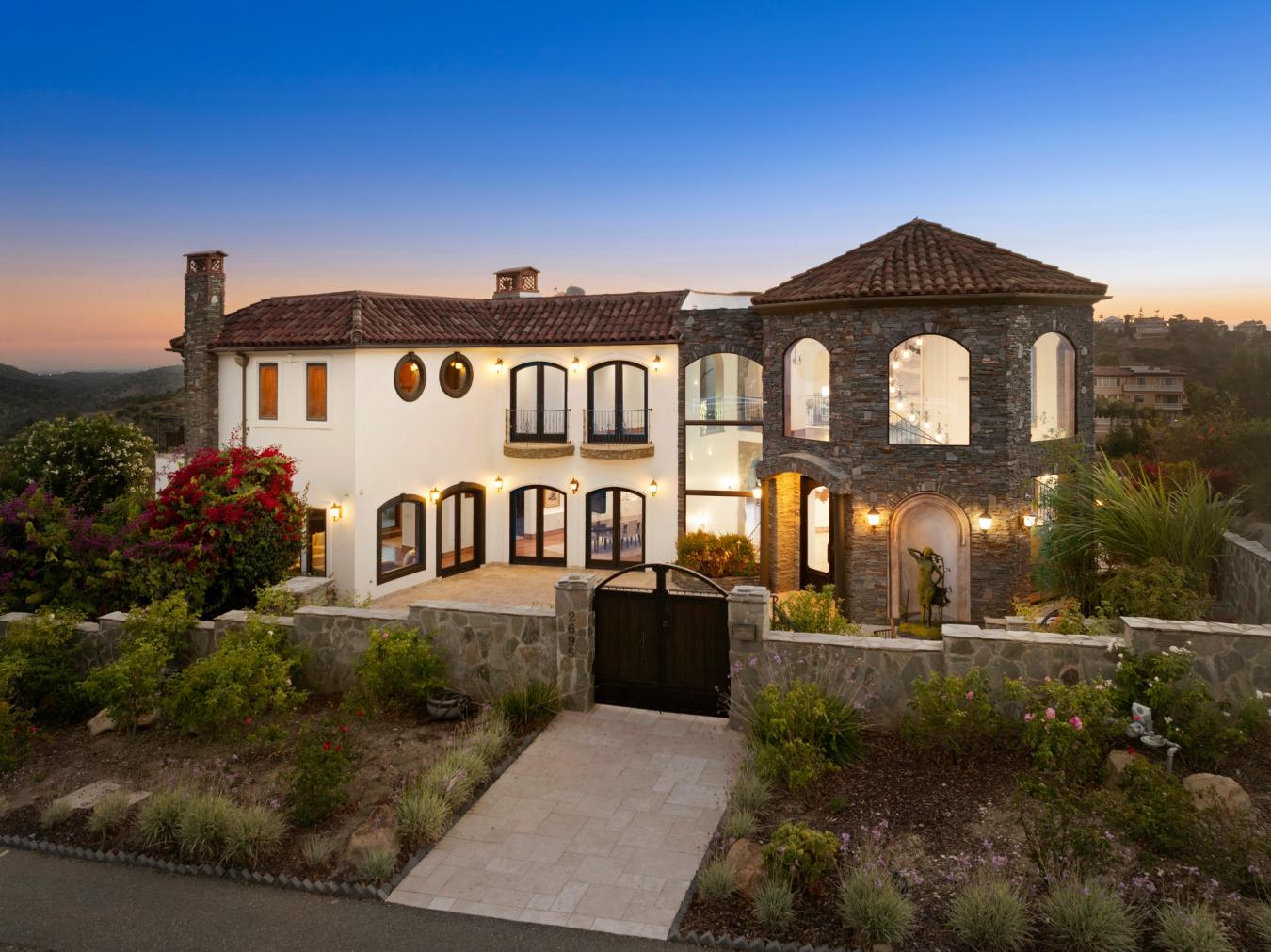 Perched at the end of the street with no neighboring homes, this 10,00 – image 1