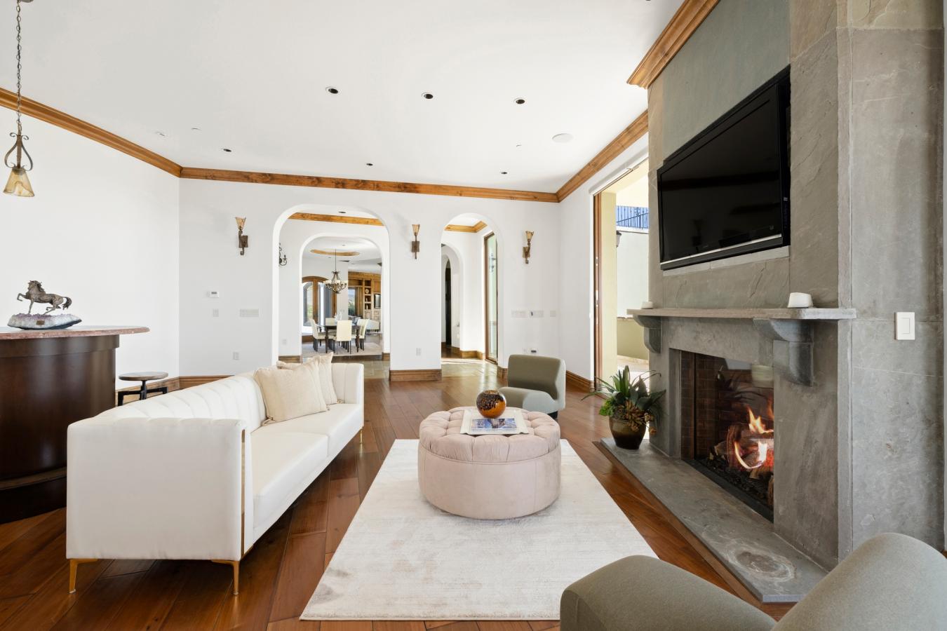 Perched at the end of the street with no neighboring homes, this 10,00 – image 15