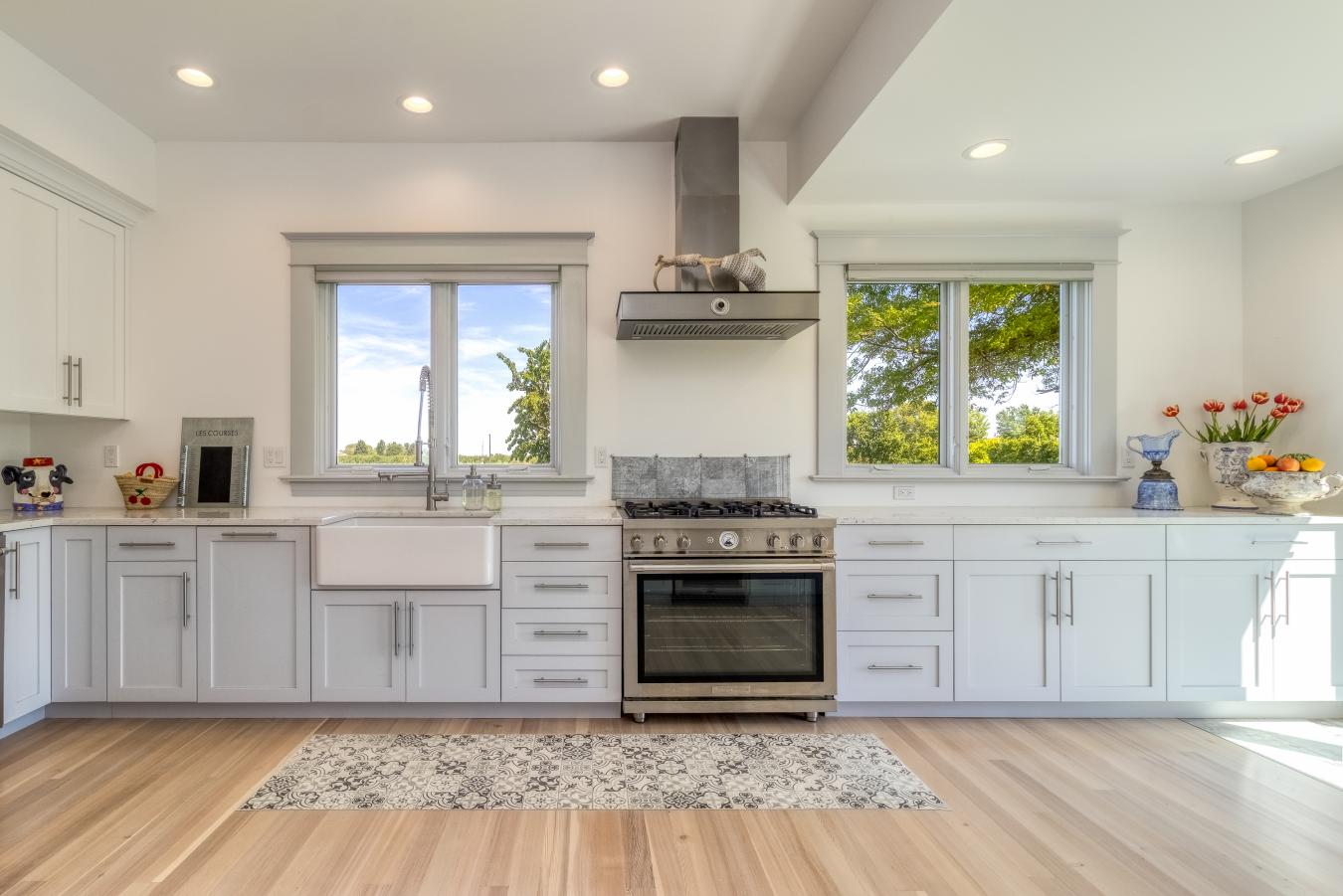 This is your opportunity to own a fully restored historic estate in on – image 12