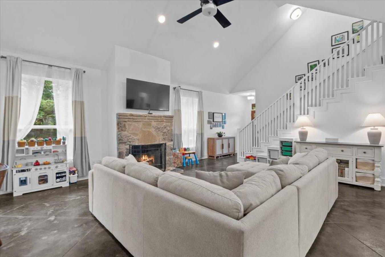 10304 Twin Lake Cir, Dripping Springs, Travis, 78620, United States, 3 Bedrooms Bedrooms, ,2 BathroomsBathrooms,Residential,For Sale,10304 Twin Lake Cir,1660779