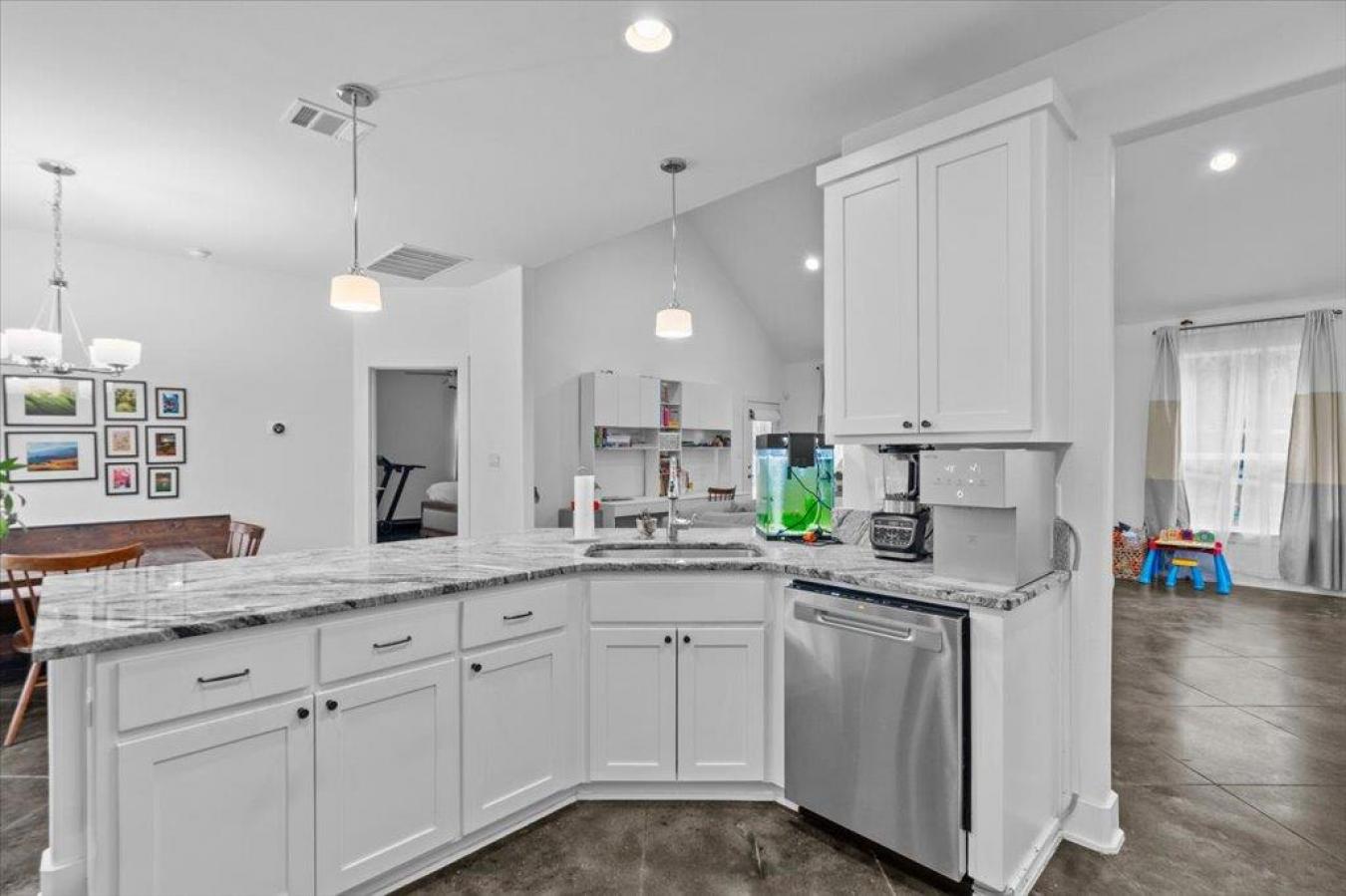 10304 Twin Lake Cir, Dripping Springs, Travis, 78620, United States, 3 Bedrooms Bedrooms, ,2 BathroomsBathrooms,Residential,For Sale,10304 Twin Lake Cir,1660779