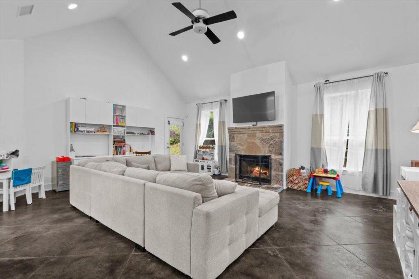 10304 Twin Lake Cir, Dripping Springs, Travis, 78620, United States, 3 Bedrooms Bedrooms, ,2 BathroomsBathrooms,Residential,For Sale,10304 Twin Lake Cir,1660779