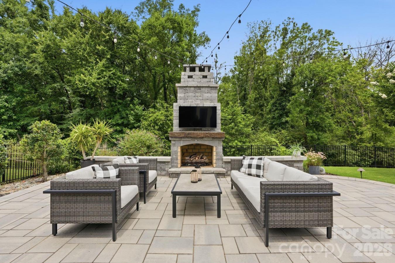 Welcome to 1086 Weir Court, a beautifully upgraded home in Fort Mill, – image 5