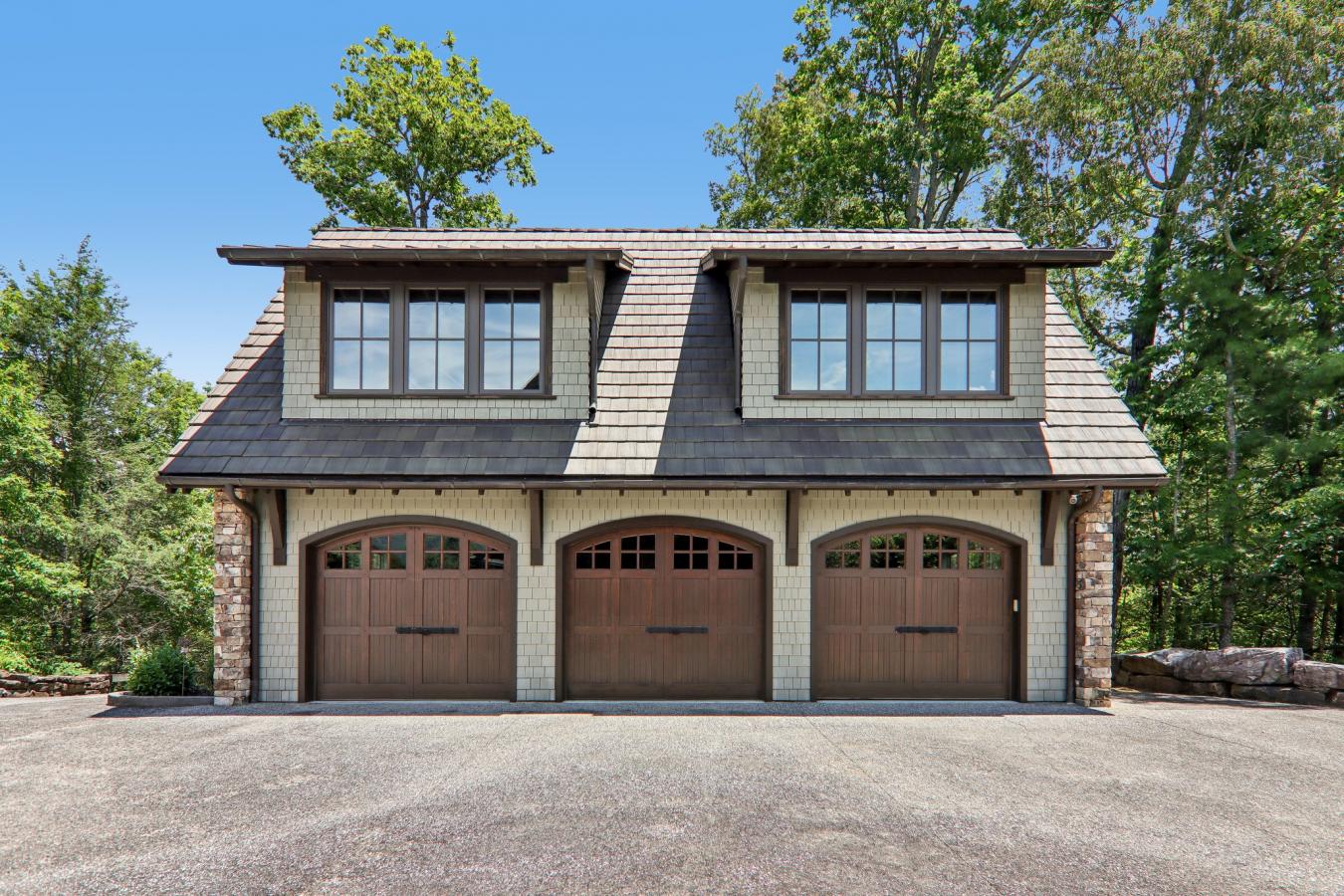 A rare lakefront legacy estate set within the prestigious wilderness c – image 2