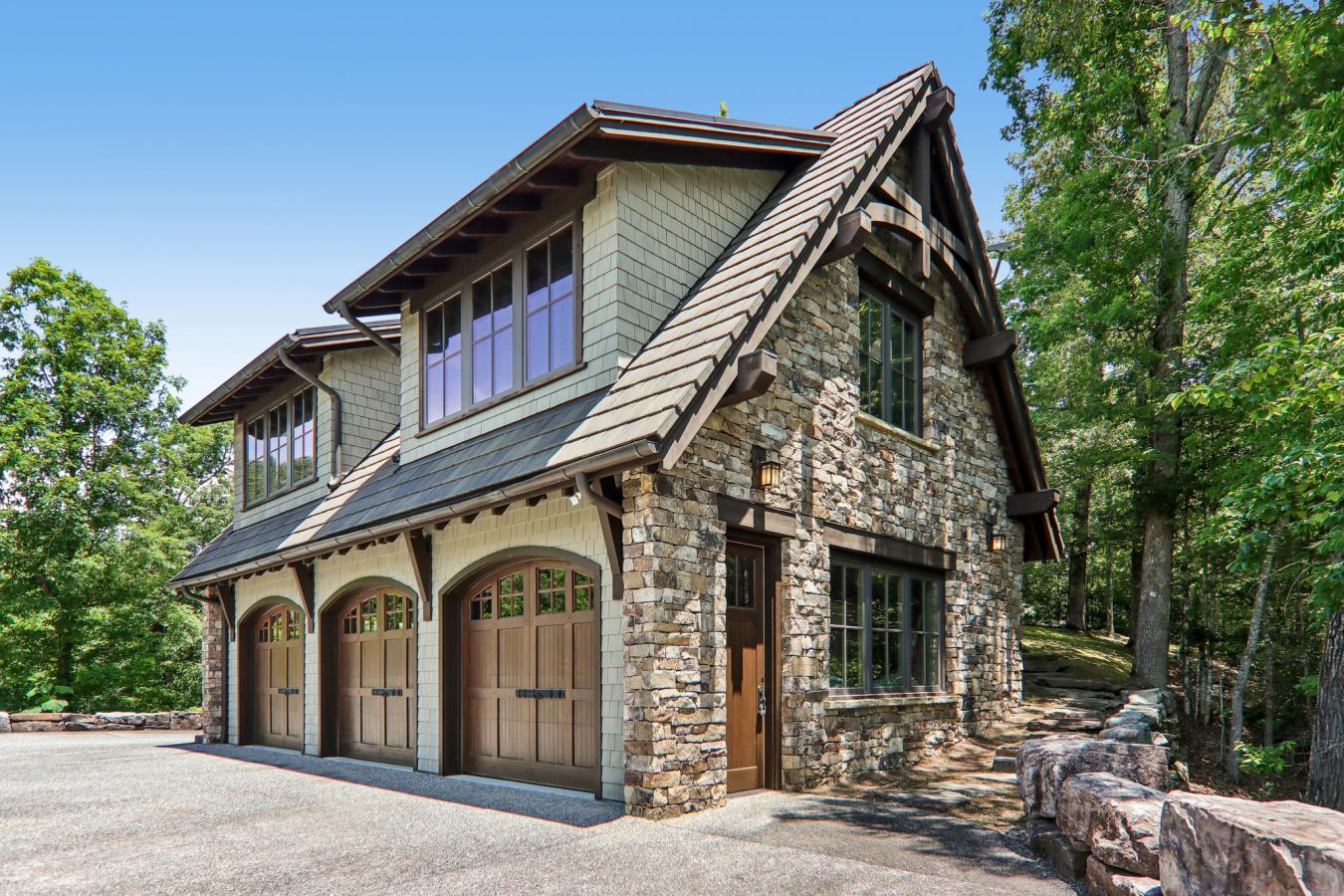 A rare lakefront legacy estate set within the prestigious wilderness c – image 3