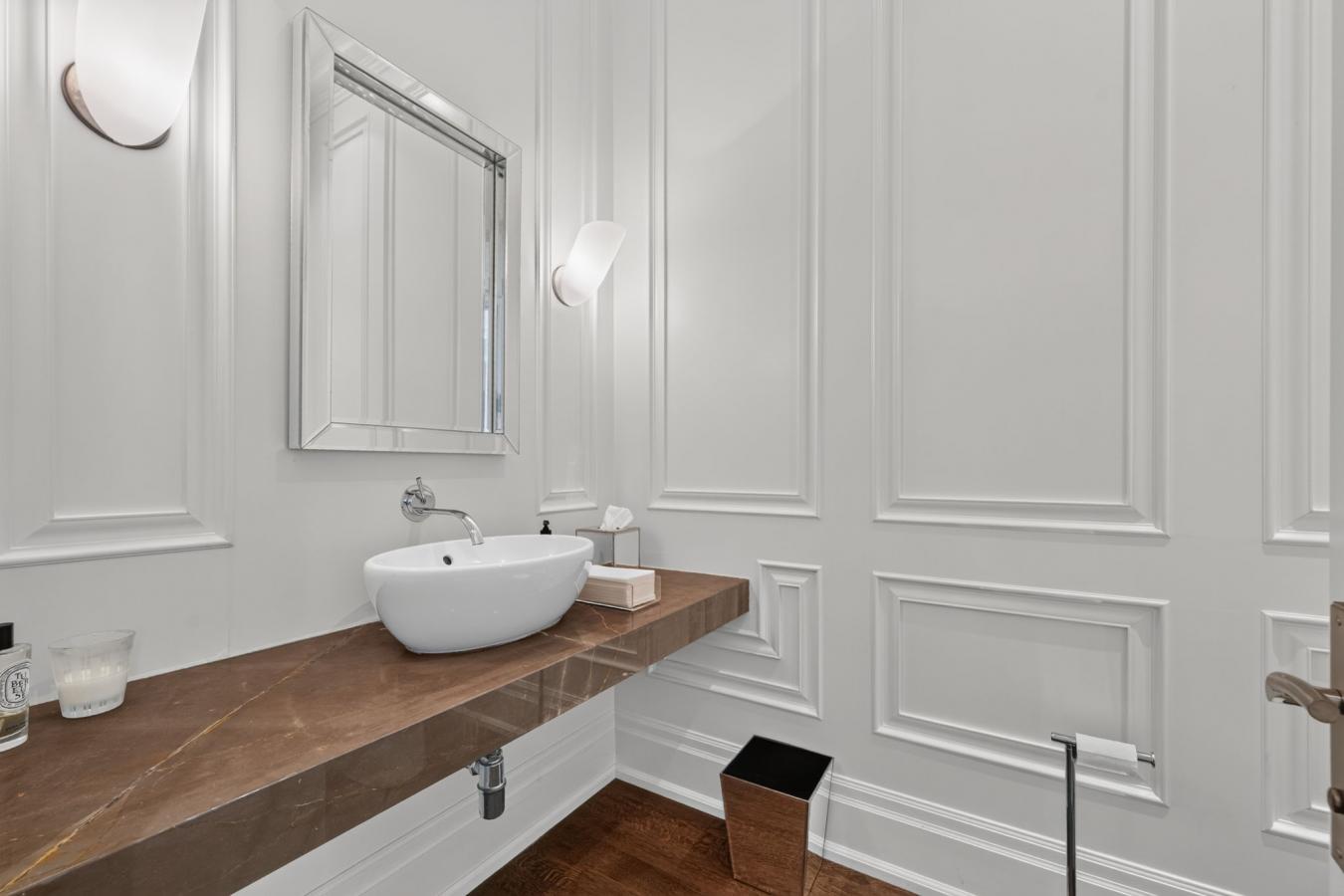 A Modern Twist To A Classic NY Brownstone Or London Georgian. An Unpar – image 11