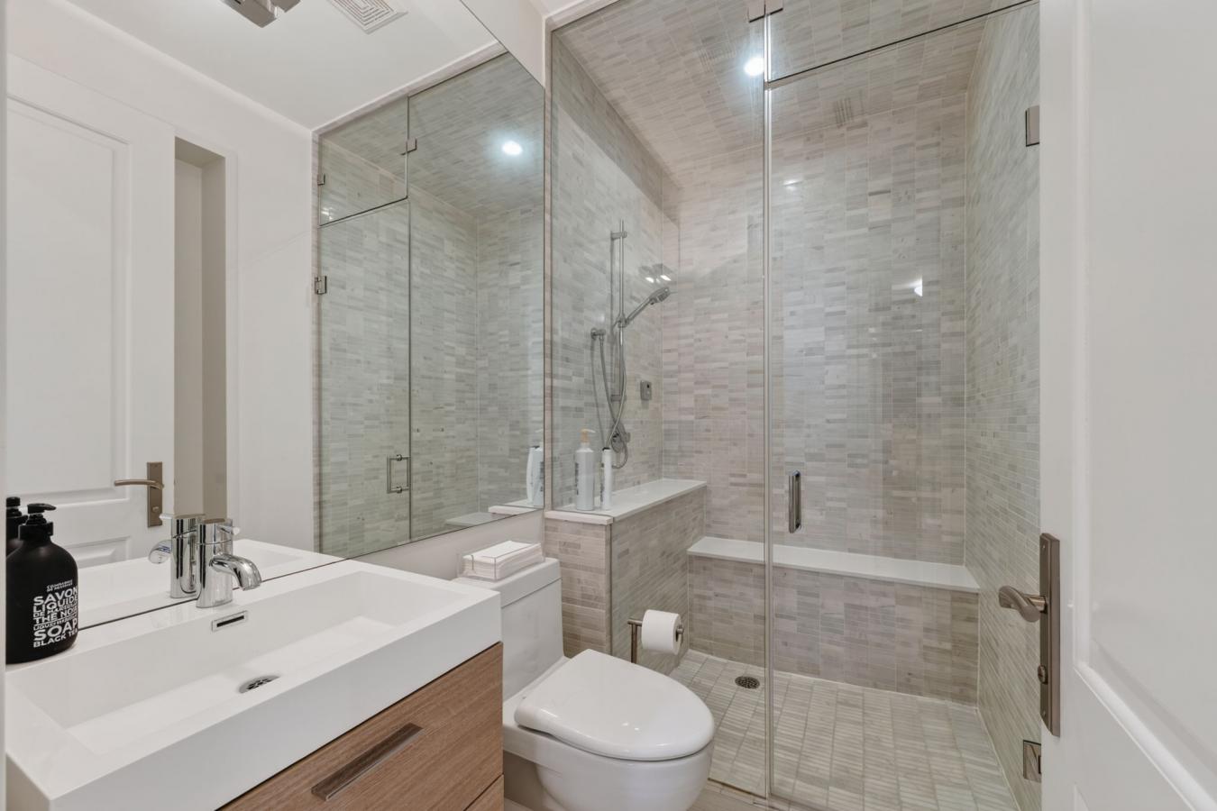 A Modern Twist To A Classic NY Brownstone Or London Georgian. An Unpar – image 14