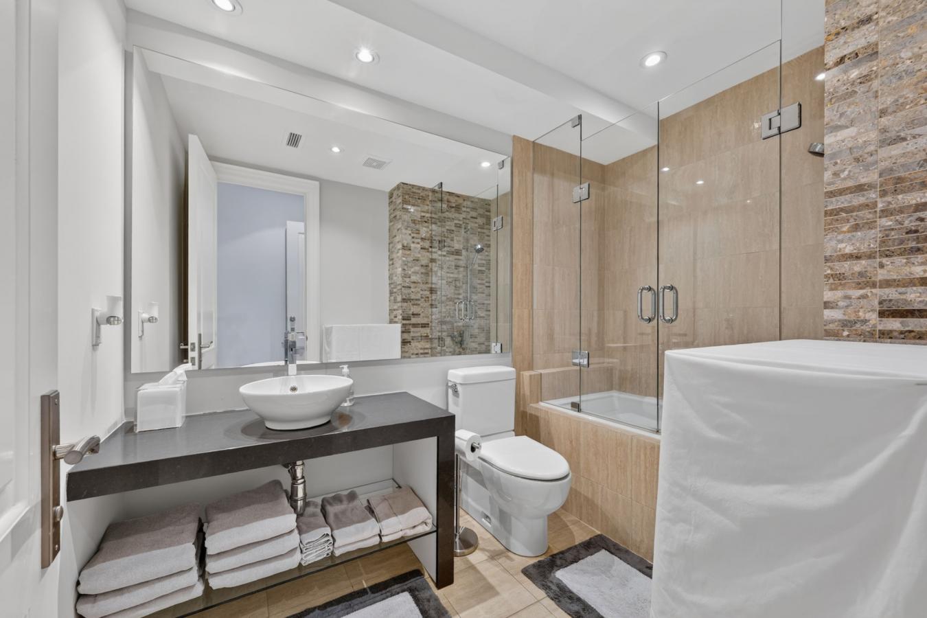 A Modern Twist To A Classic NY Brownstone Or London Georgian. An Unpar – image 16