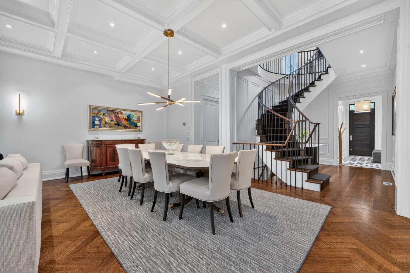 A Modern Twist To A Classic NY Brownstone Or London Georgian. An Unpar – image 7