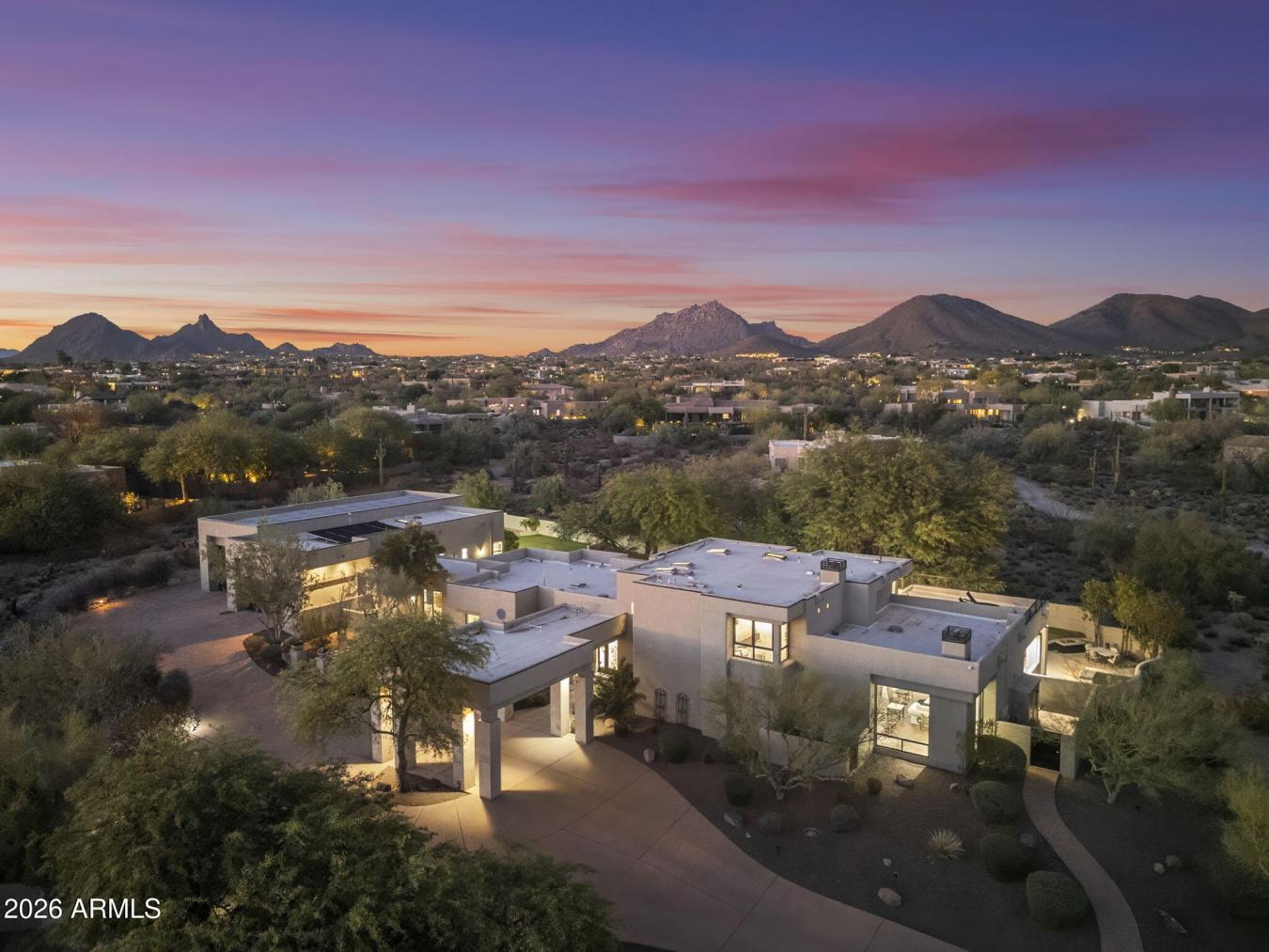 Tucked behind a private drive at the end of a quiet North Scottsdale c – image 1