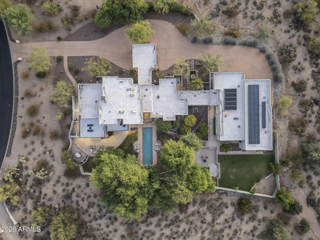 Tucked behind a private drive at the end of a quiet North Scottsdale c – image 3