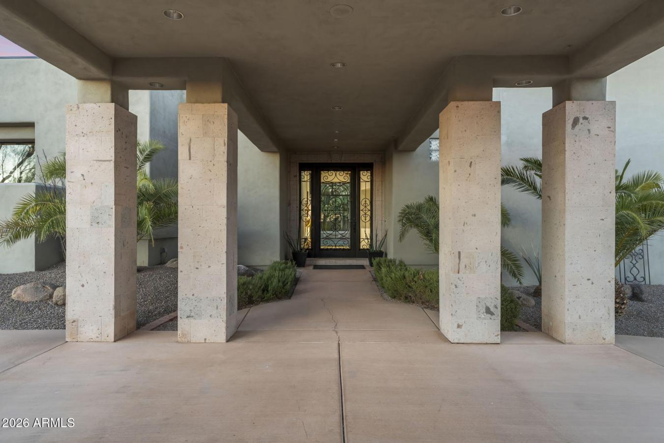 Tucked behind a private drive at the end of a quiet North Scottsdale c – image 6