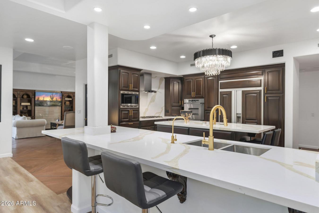 Tucked behind a private drive at the end of a quiet North Scottsdale c – image 13