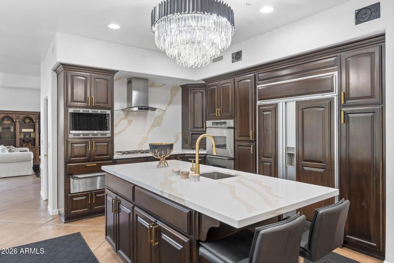Tucked behind a private drive at the end of a quiet North Scottsdale c – image 15