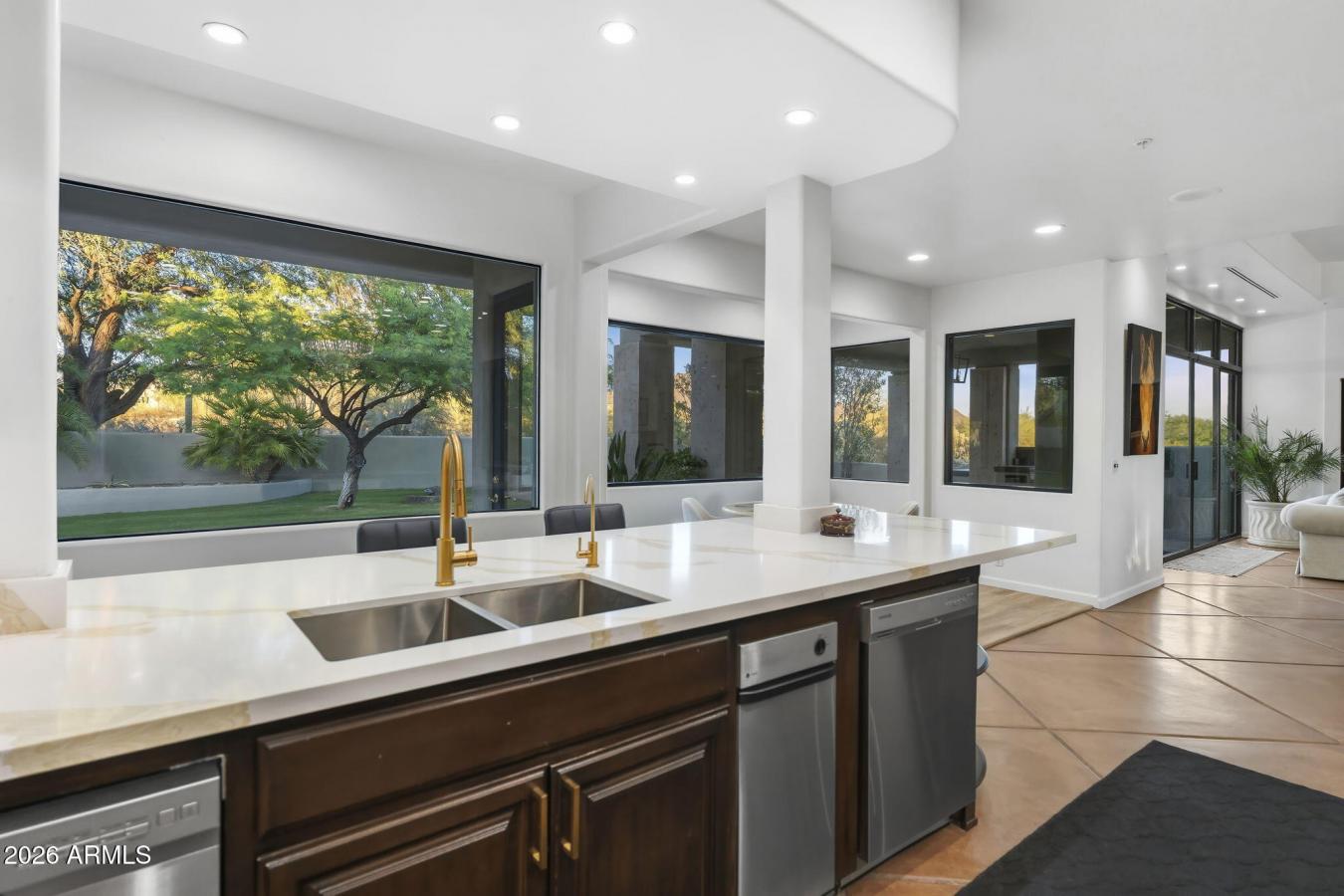 Tucked behind a private drive at the end of a quiet North Scottsdale c – image 19