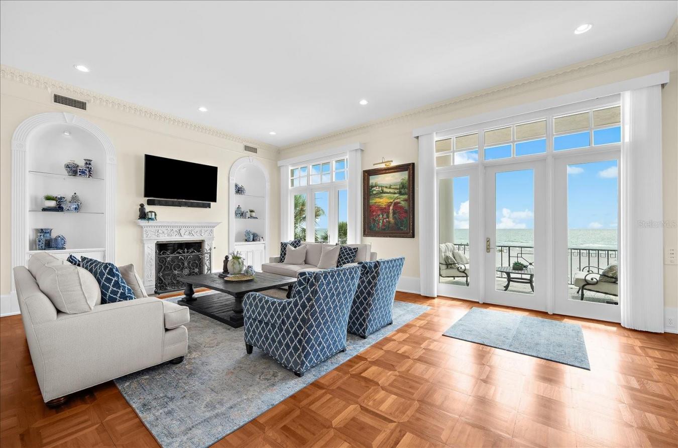 A rare offering along the iconic shores of Clearwater Beach, this exce – image 5