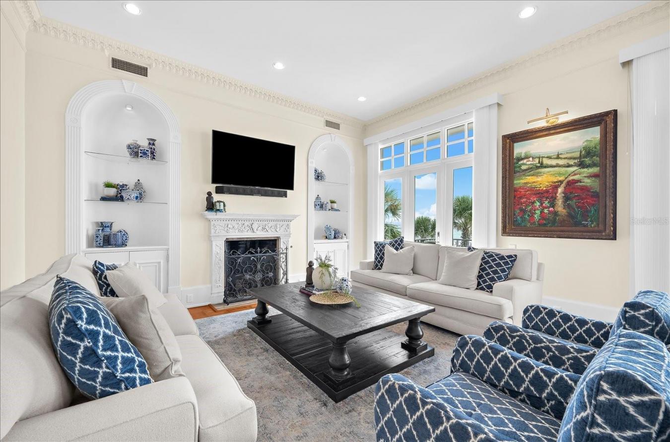 A rare offering along the iconic shores of Clearwater Beach, this exce – image 7