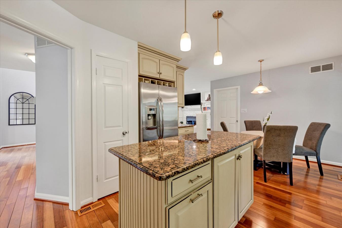 34 Dulaney Hills Court, Cockeysville, Baltimore, 21030, United States, 5 Bedrooms Bedrooms, ,3 BathroomsBathrooms,Residential,For Sale,34 Dulaney Hills Court,MDBC2164628
