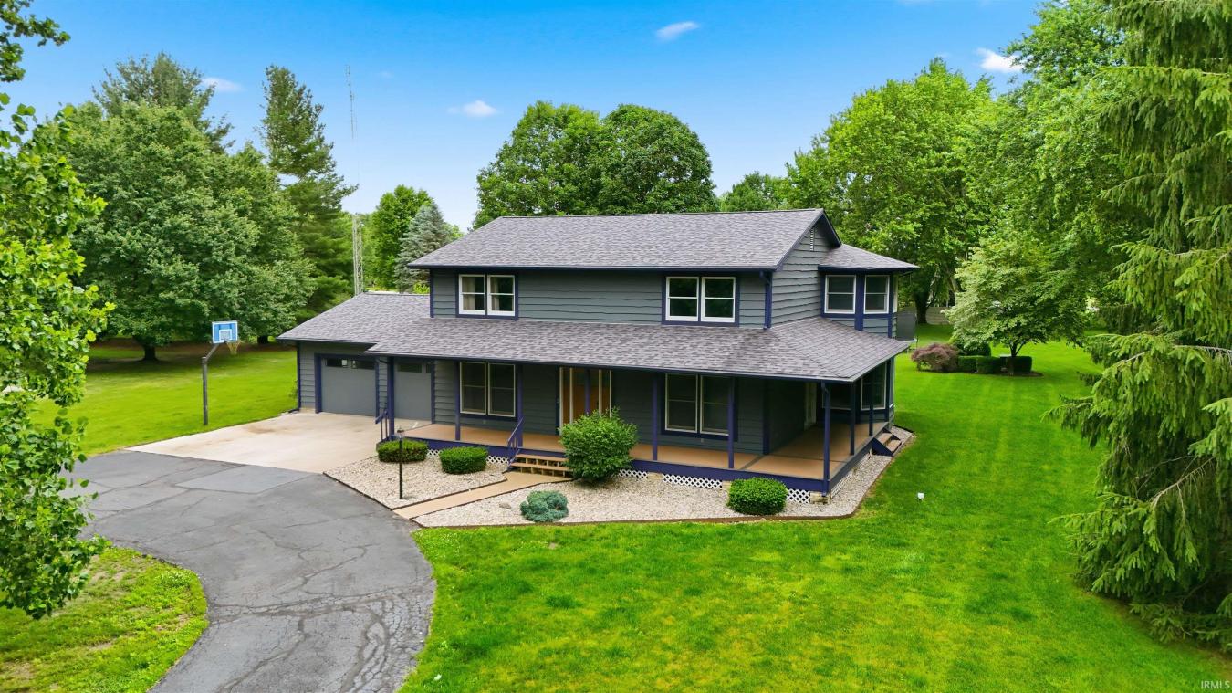 Welcome to this spacious 4,123 sq. ft. home situated on a 0.5-acre lot – image 1