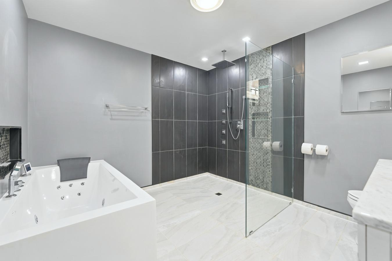 Welcome to this spacious 4,123 sq. ft. home situated on a 0.5-acre lot – image 20
