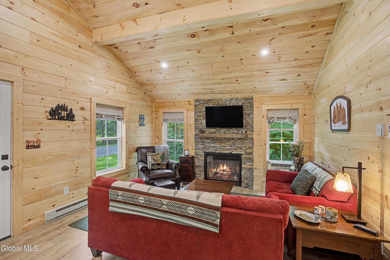 Completely reimagined, this exceptional cottage offers the perfect ble – image 13