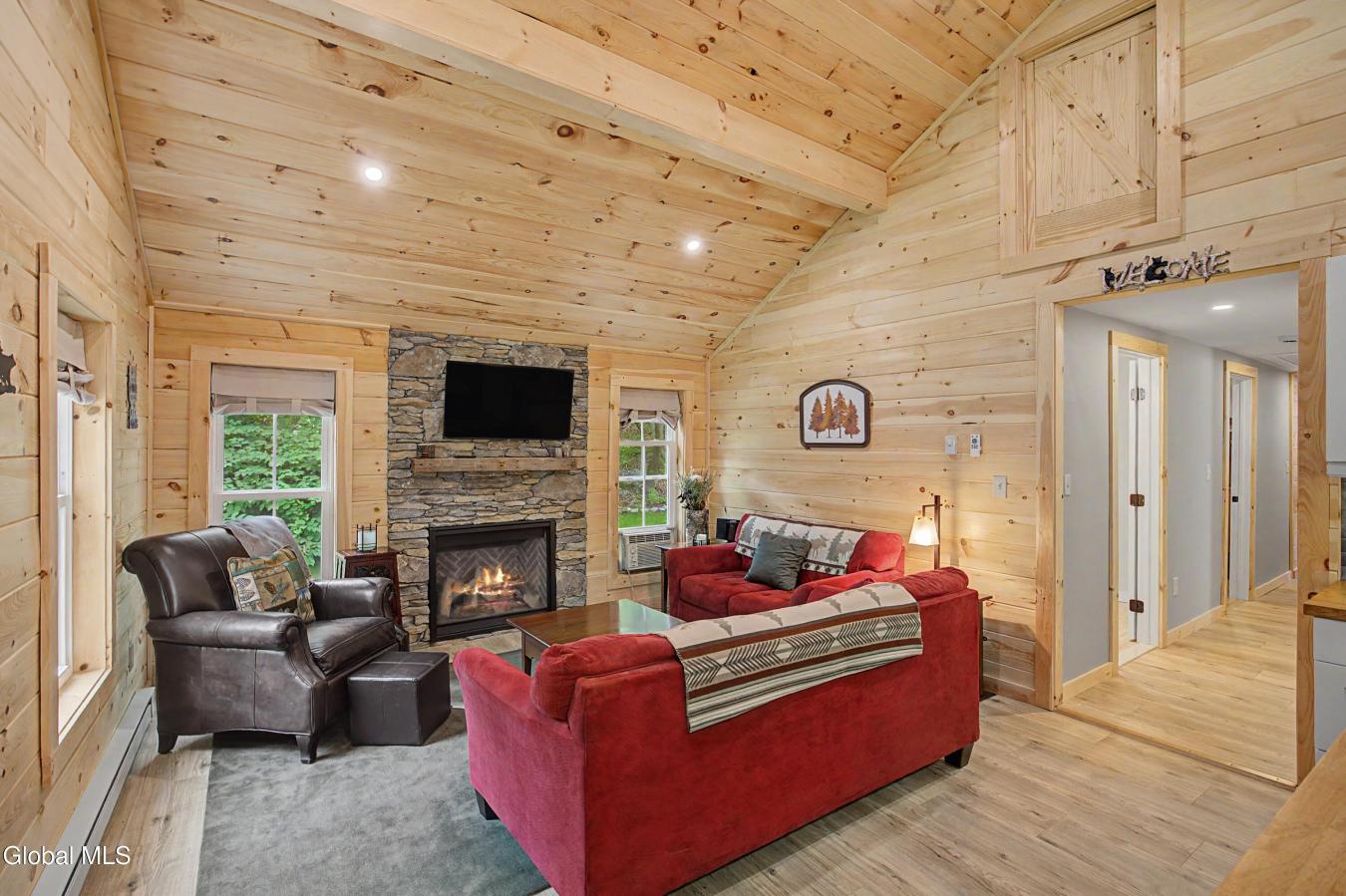 Completely reimagined, this exceptional cottage offers the perfect ble – image 14