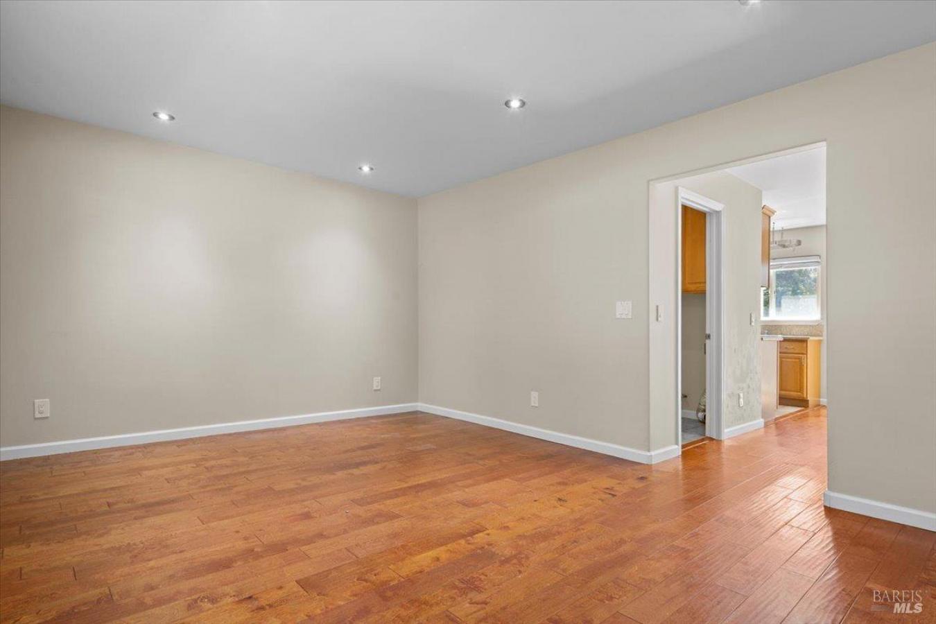 One of the best values in Rincon Valley, this end-unit townhome offers – image 6