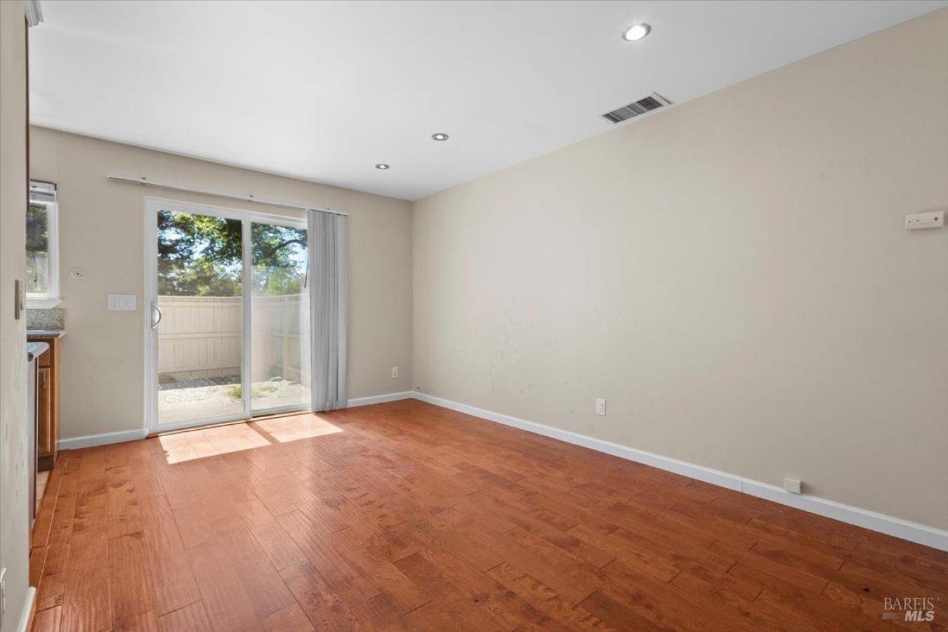 One of the best values in Rincon Valley, this end-unit townhome offers – image 8