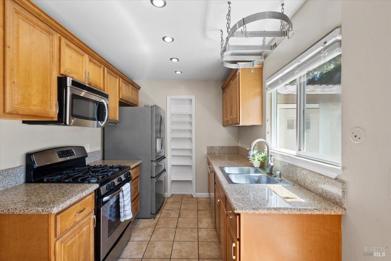 One of the best values in Rincon Valley, this end-unit townhome offers – image 9