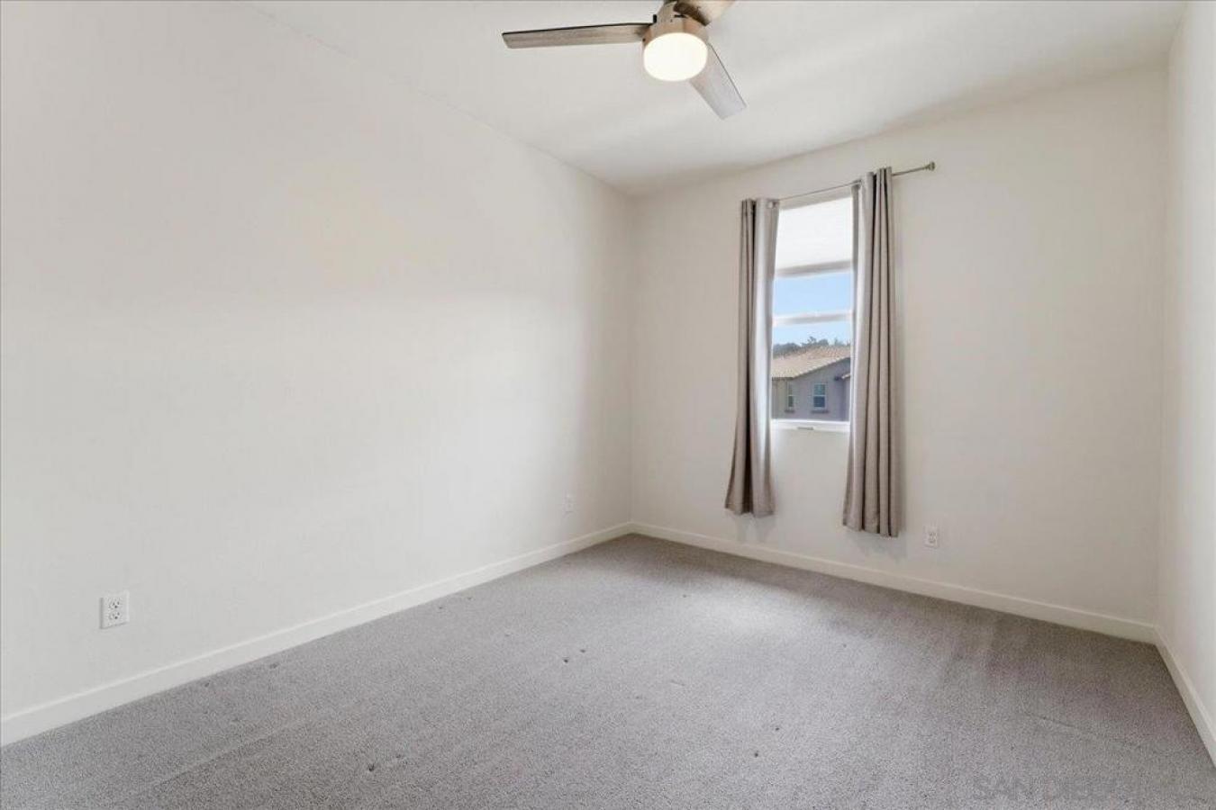 Now available at an incredible $699, 999! This 2021-built townhome in – image 17