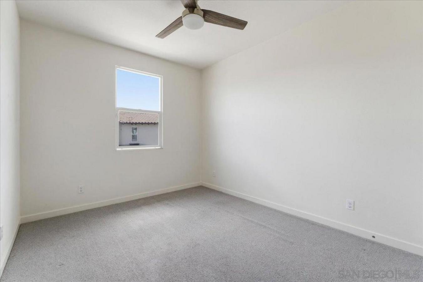 Now available at an incredible $699, 999! This 2021-built townhome in – image 18