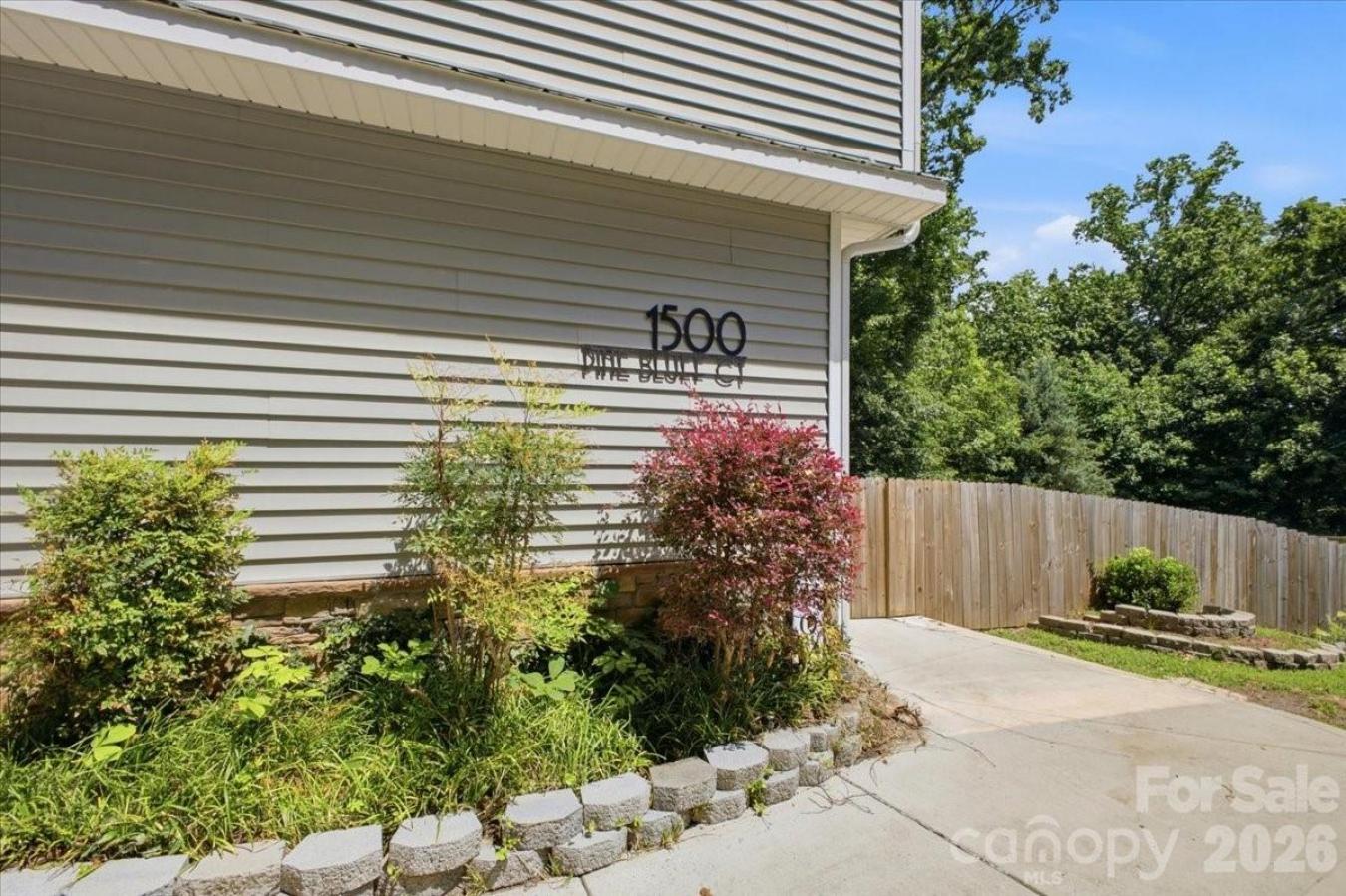Discover a truly one-of-a-kind custom Fort Mill acreage property nestl – image 3